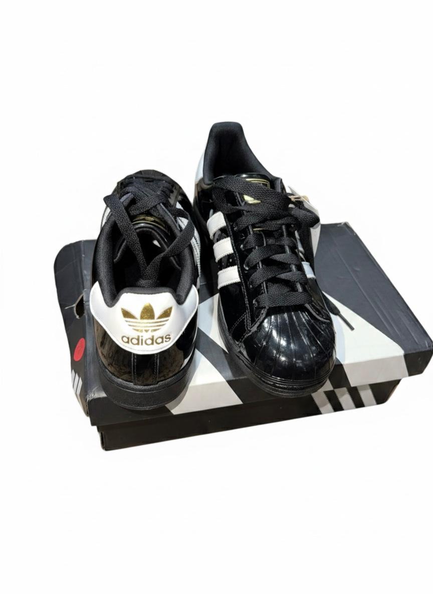 Adidas Sneakers