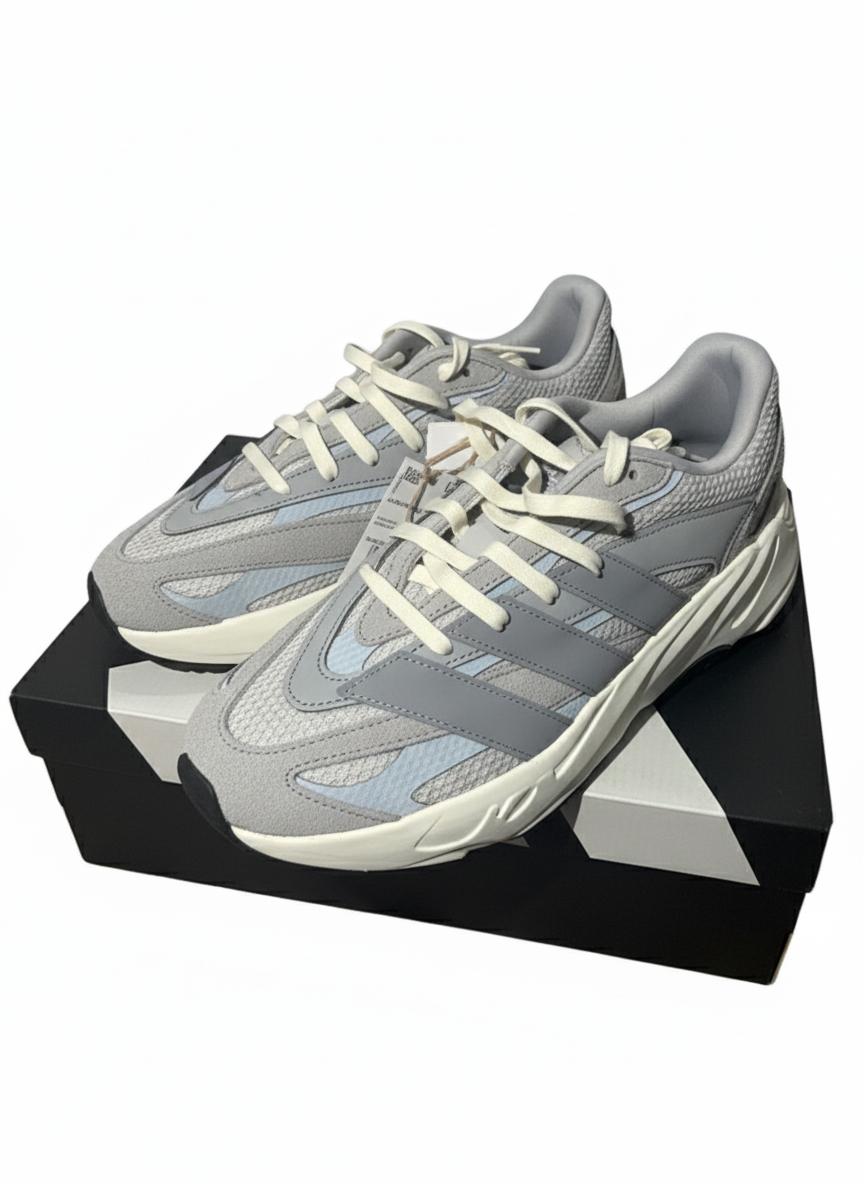 Adidas Sneakers